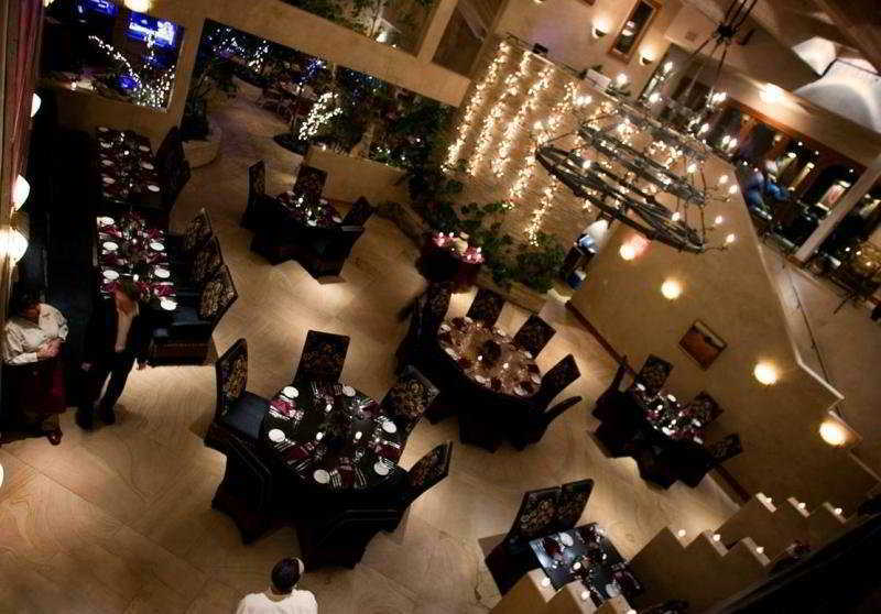 El Monte Sagrado Resort & Spa Таос Ресторант снимка